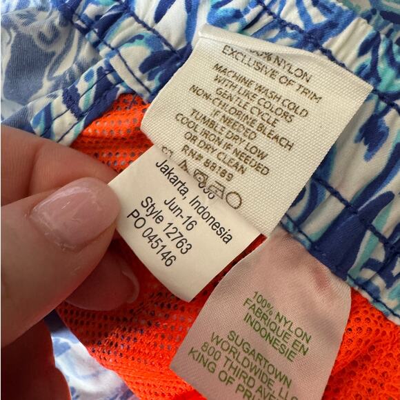 Lilly Pulitzer Medium 3" Nylon Run Around Shorts in Blue Elephant Get Trunky - Picture 11 of 11